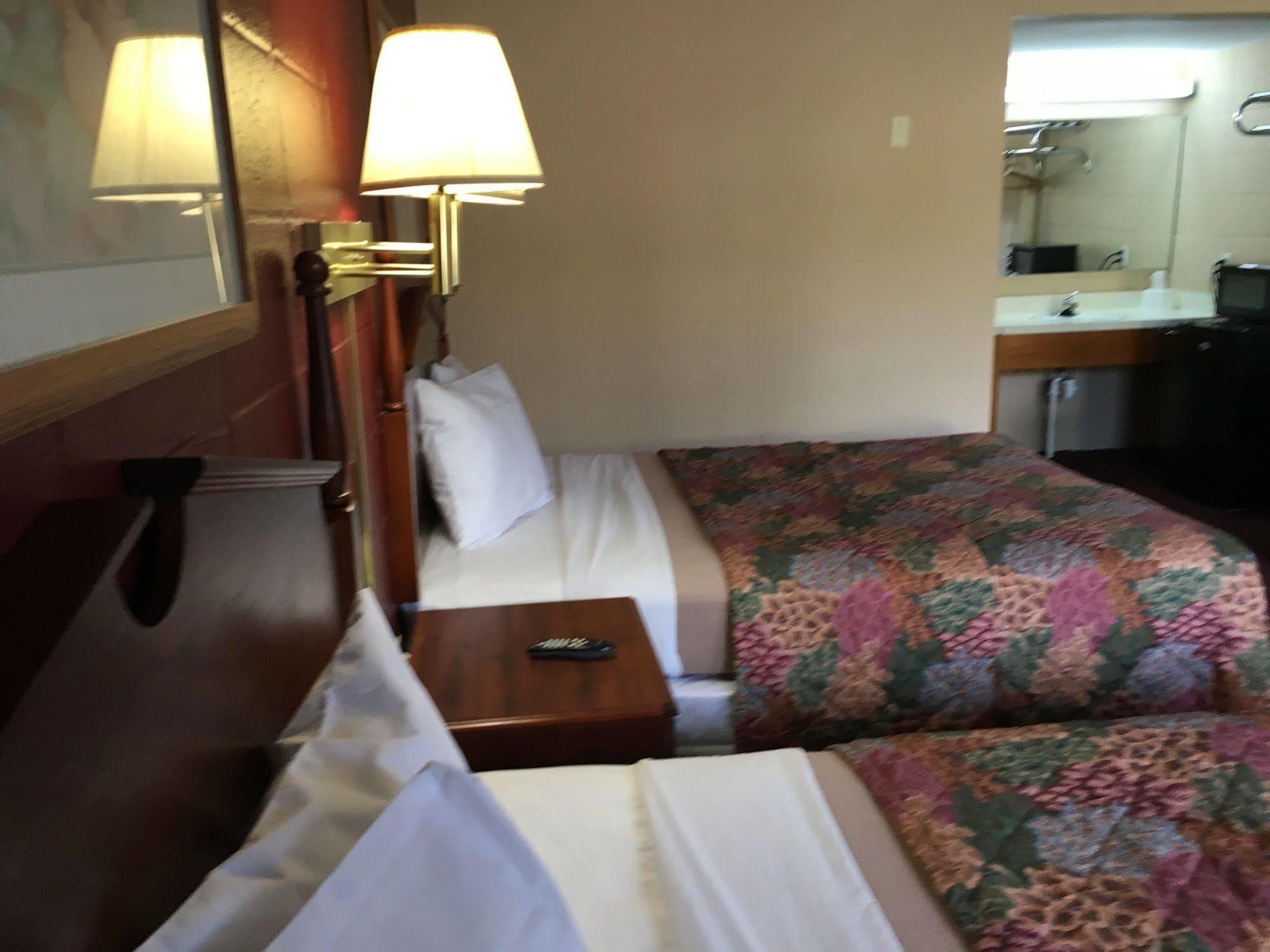 Budget Inn Carthage Extérieur photo